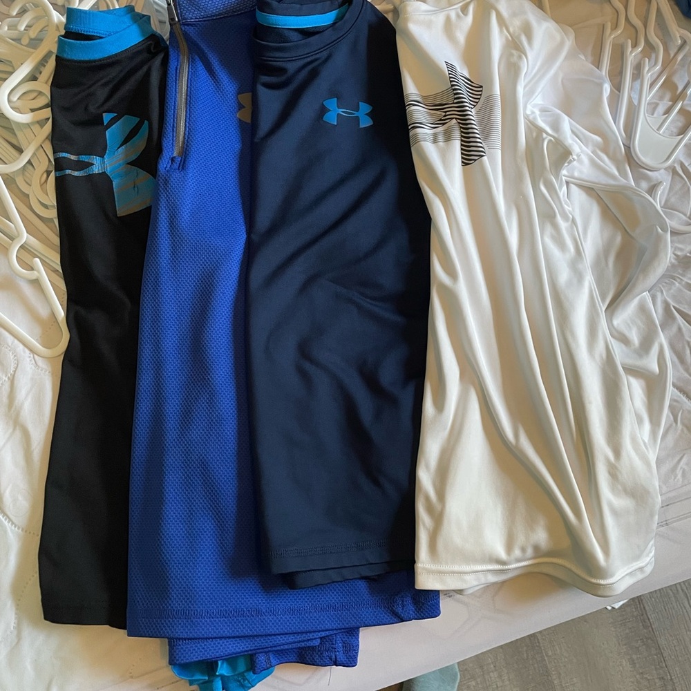 Under Armour Athletic Shirts Set